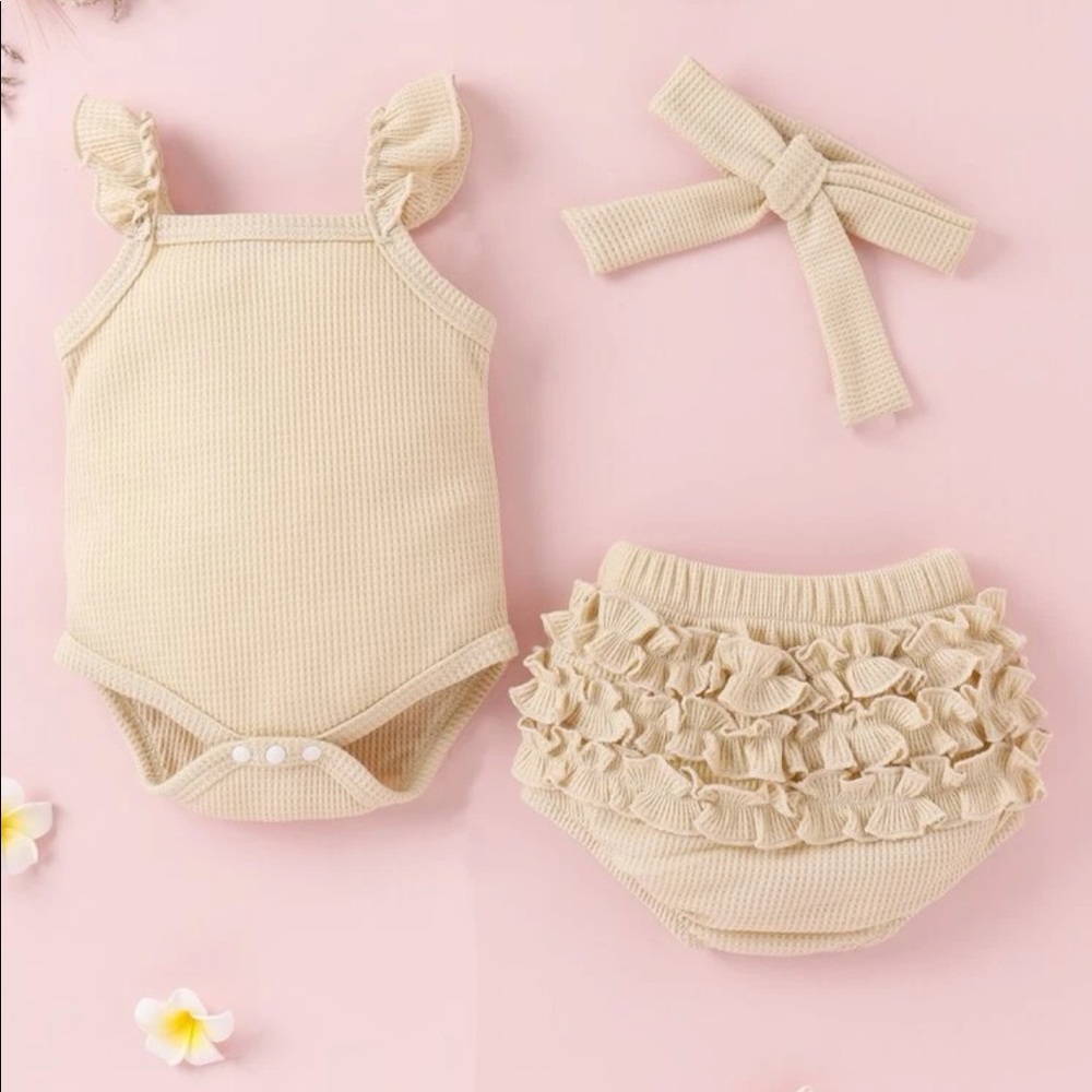 Super cute beige waffle knit